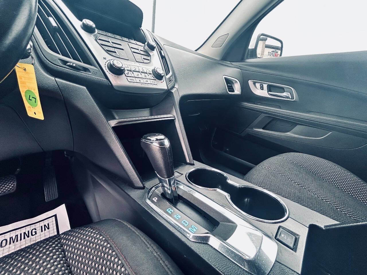 Used 2017 Chevrolet Equinox LT w/ Convenience Package image 16