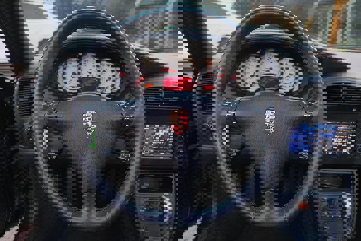 Used 2004 Porsche 911 Carrera 4S image 14