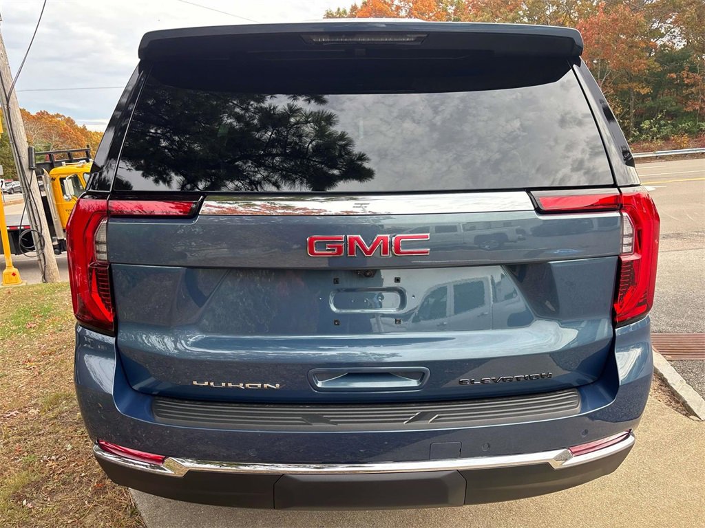 New 2026 GMC Yukon Elevation image 3