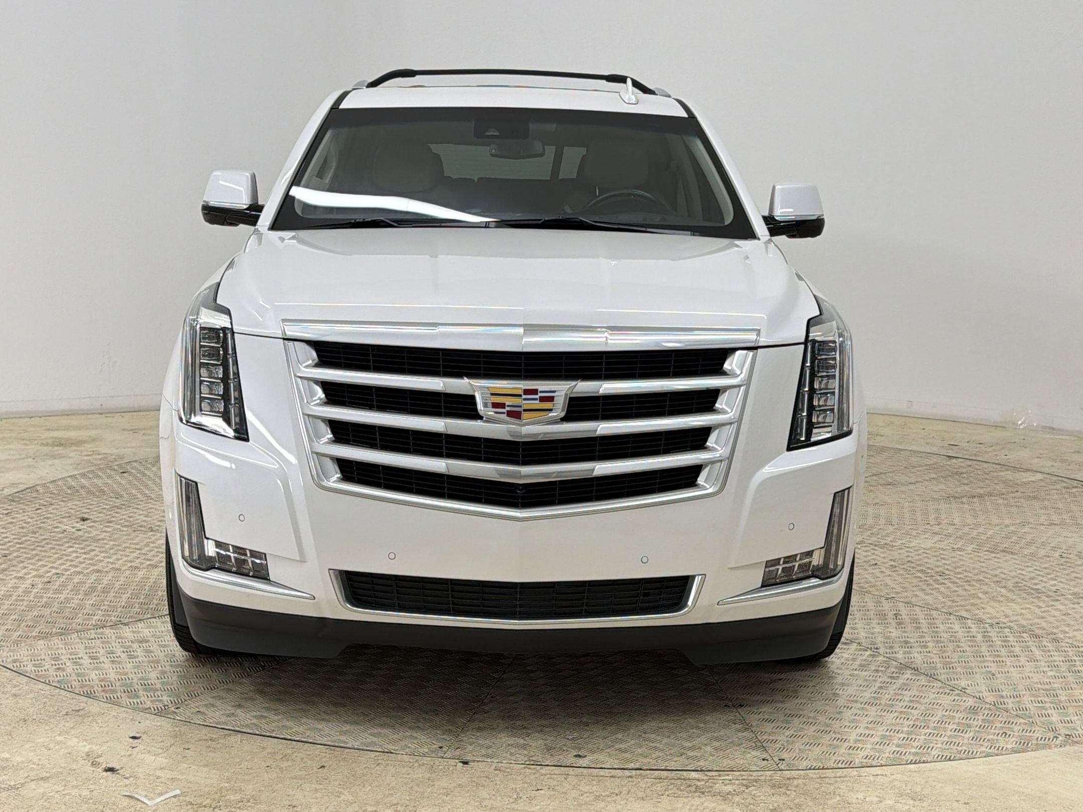 Used 2020 Cadillac Escalade Luxury image 6