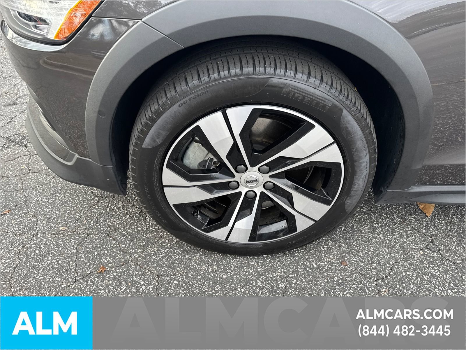 Used 2024 Volvo V60 B5 Cross Country Plus image 14