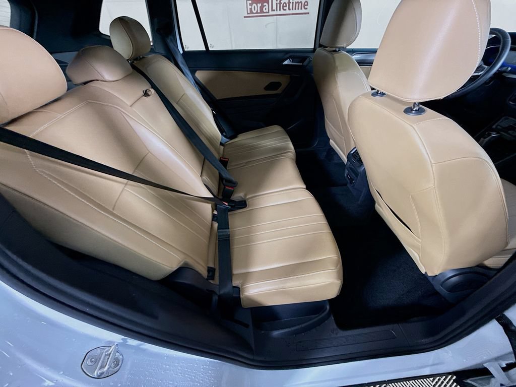 Used 2024 Volkswagen Tiguan SE AWD/4WD image 29