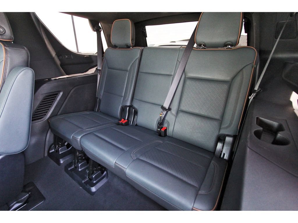 Used 2025 GMC Yukon AT4 w/ AT4 Premium Package AWD/4WD image 13