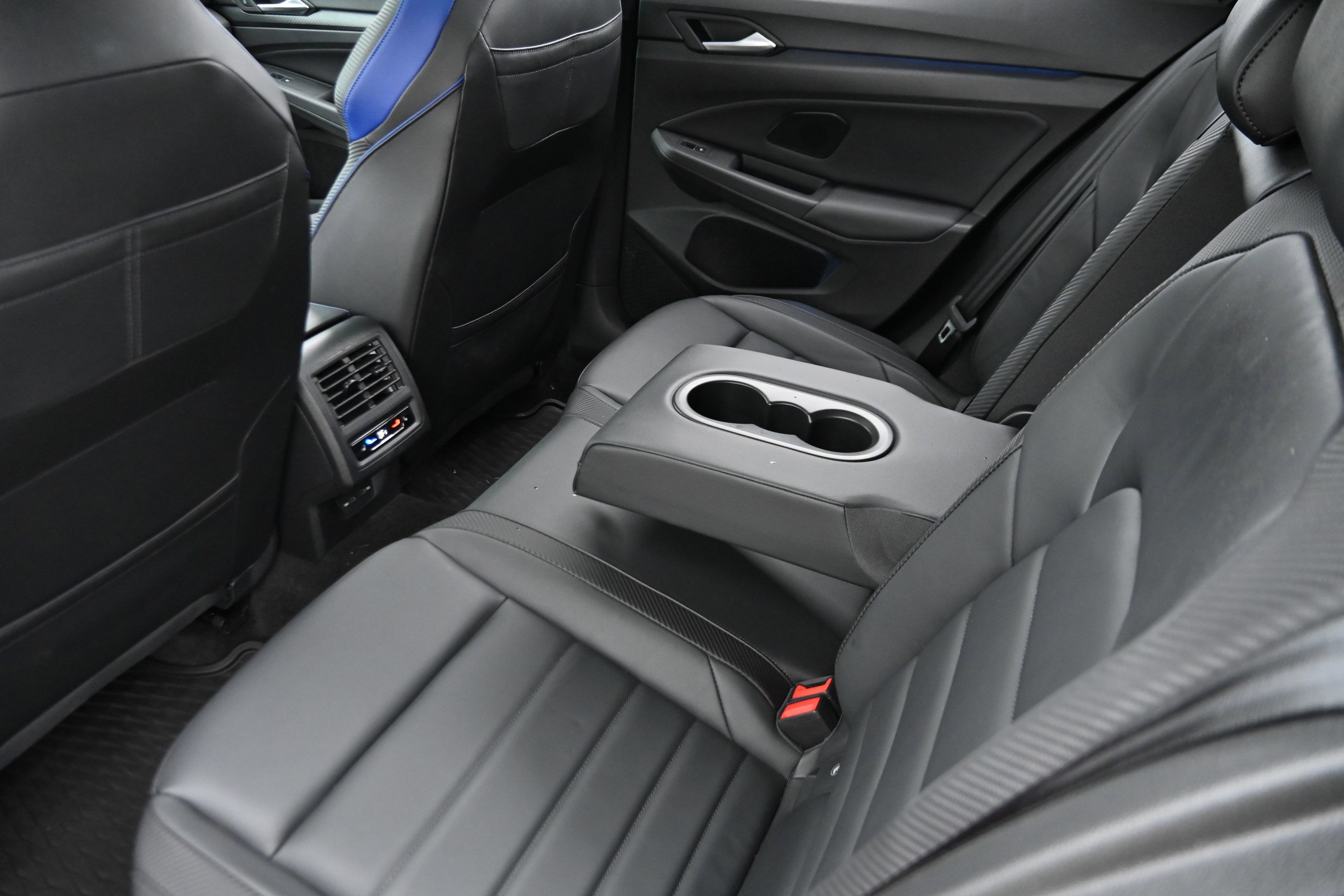 Used 2024 Volkswagen Golf R AWD/4WD image 17
