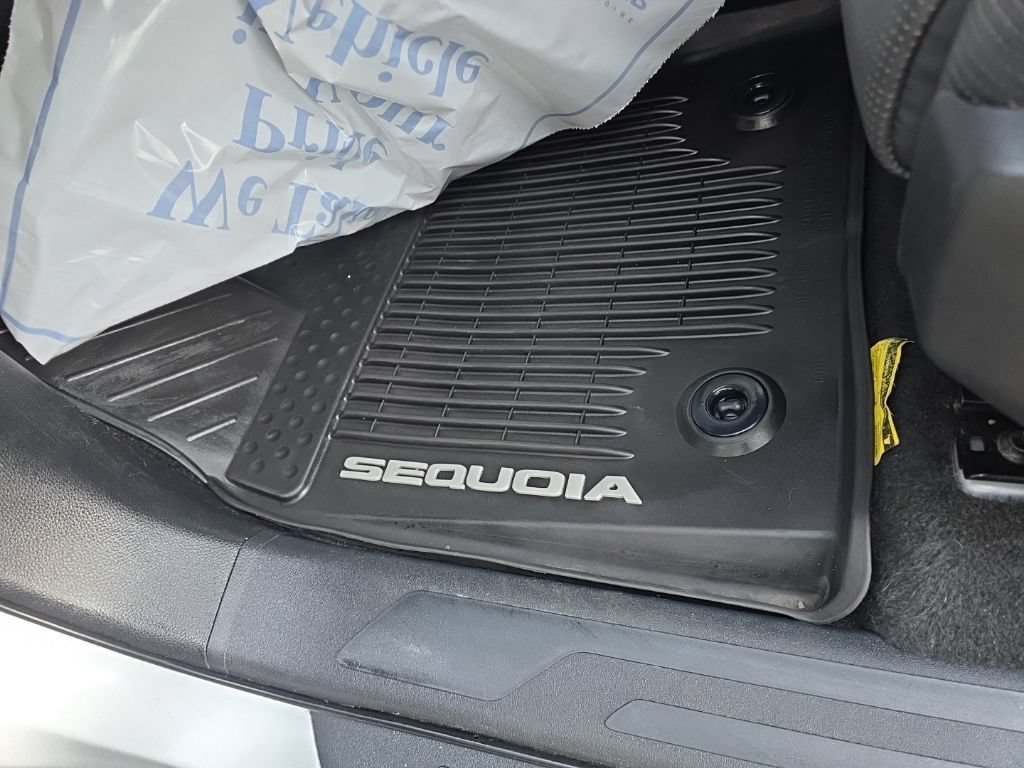Used 2023 Toyota Sequoia Capstone AWD/4WD image 17