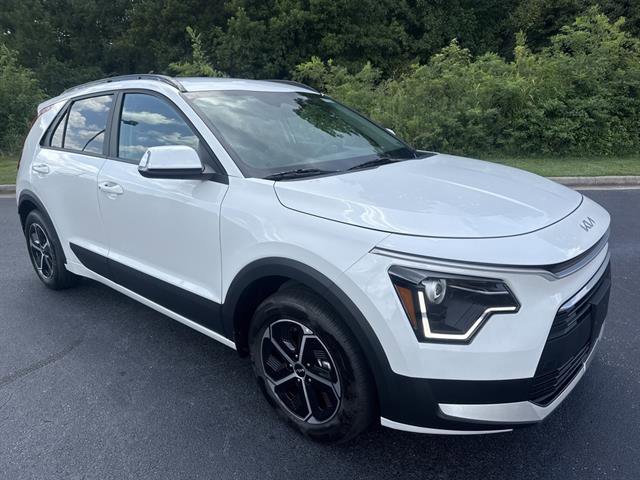 New 2025 Kia Niro EX
