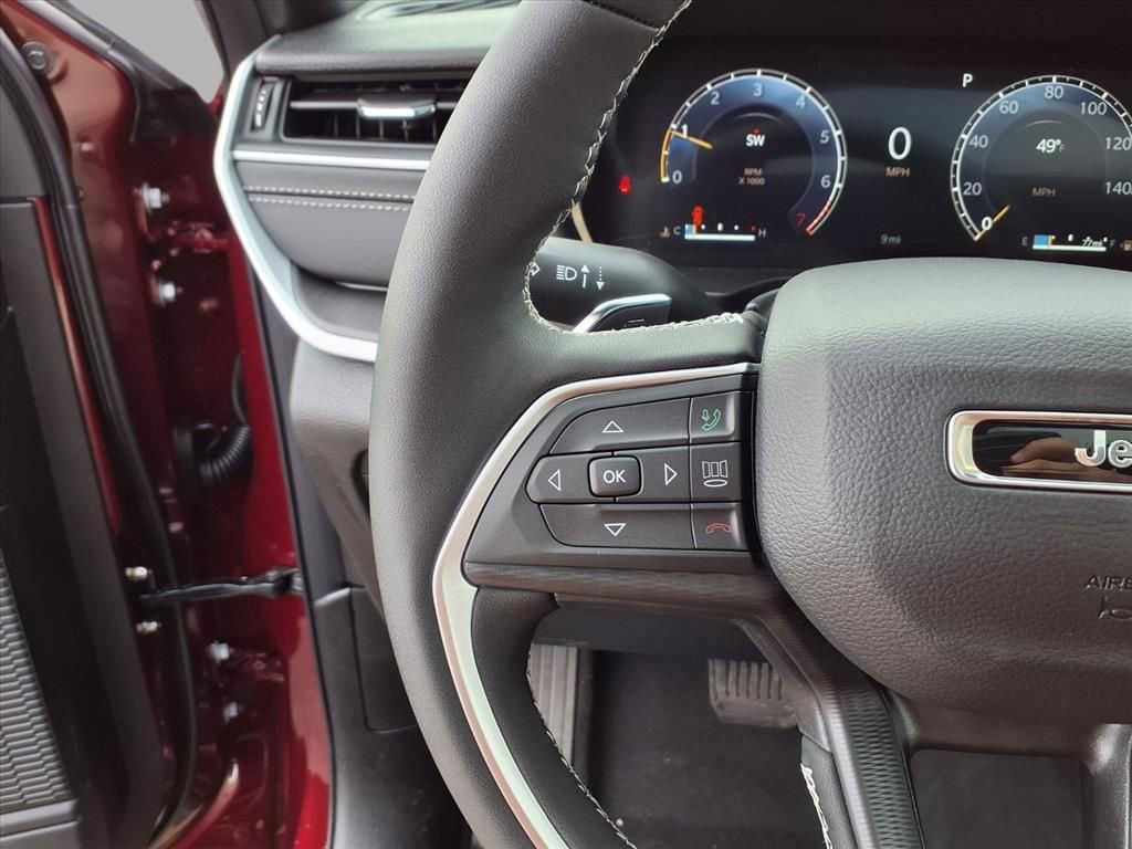 New 2025 Jeep Grand Cherokee Laredo w/ Luxury Tech Group I AWD/4WD image 10
