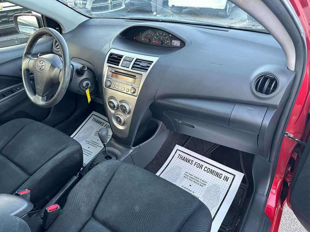 Used 2012 Toyota Yaris Sedan image 13