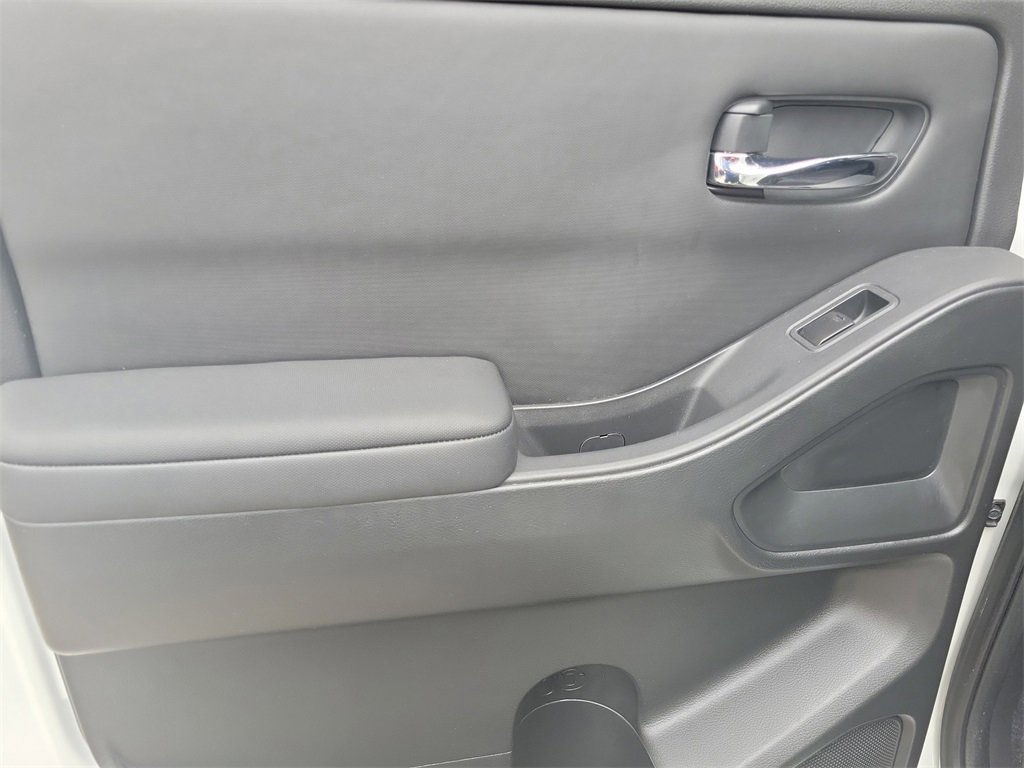 Used 2022 Nissan Frontier SV image 10