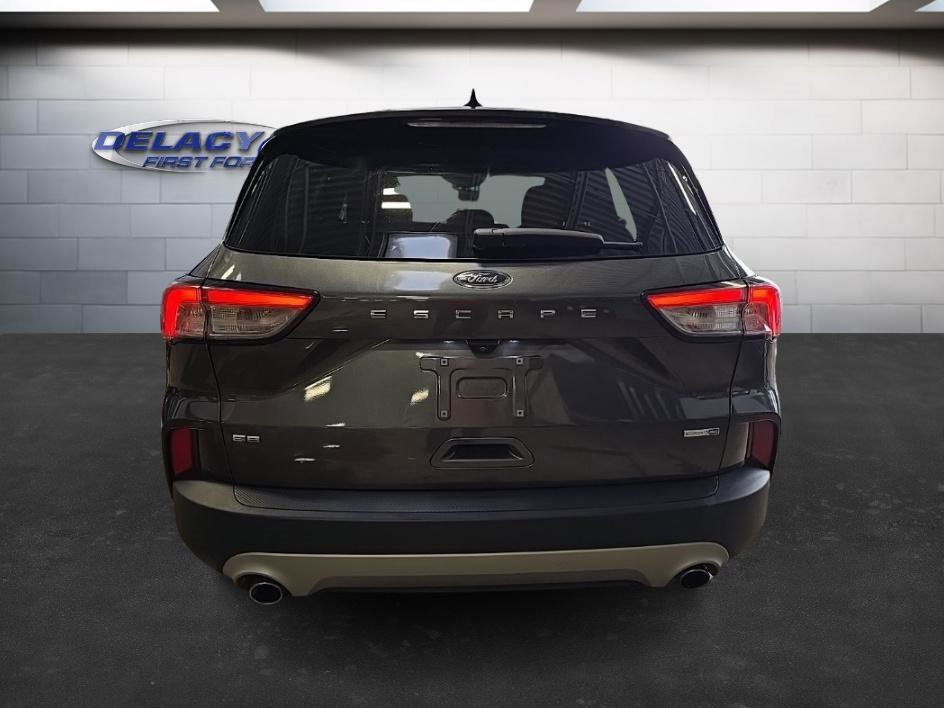 Used 2020 Ford Escape SE image 4