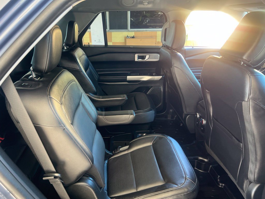 Used 2021 Ford Explorer Limited w/ Hybrid Equipment Group 310A AWD/4WD image 14