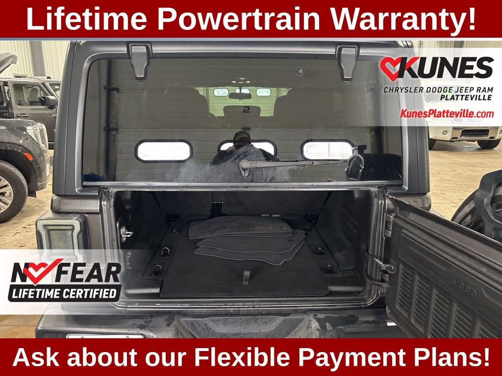 Used 2019 Jeep Wrangler Unlimited Sahara w/ Safety Group image 15