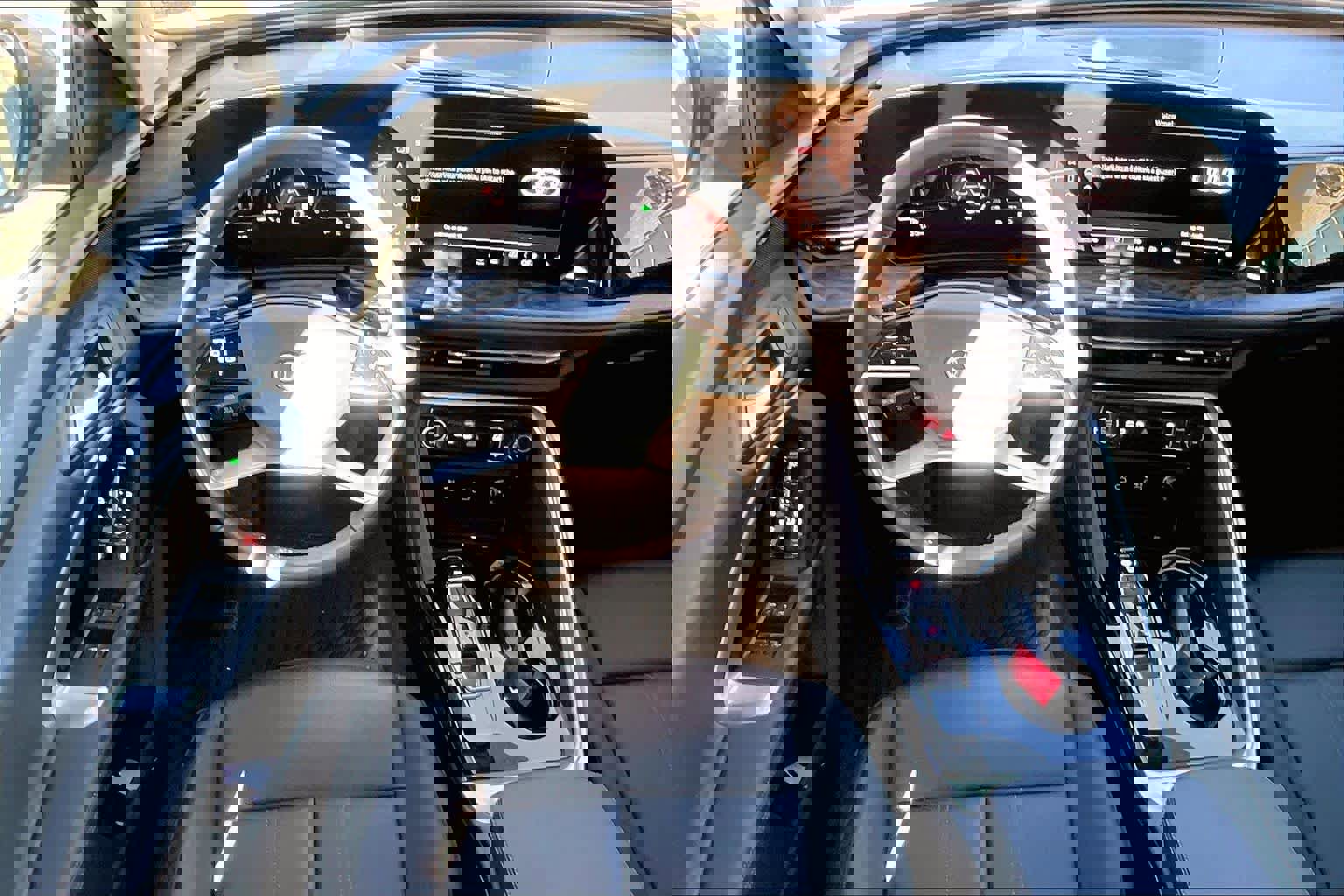 Used 2025 Audi Q5 Premium w/ Convenience Package image 5