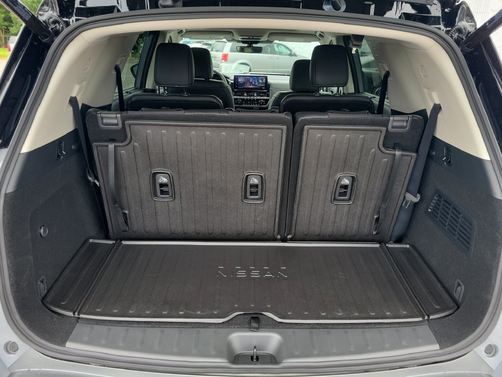 New 2026 Nissan Pathfinder Platinum AWD/4WD image 13