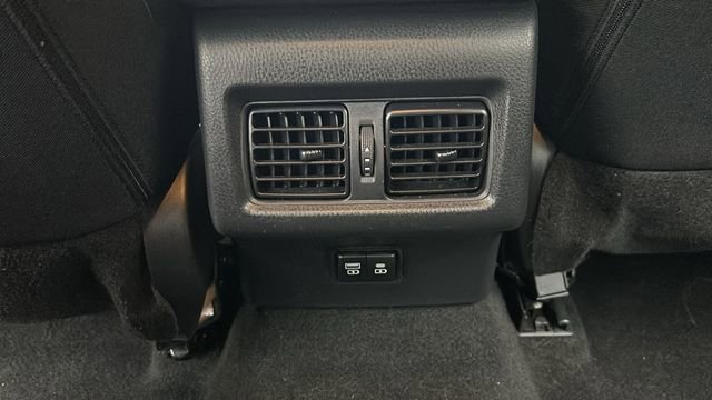 Used 2025 Toyota Camry LE image 13