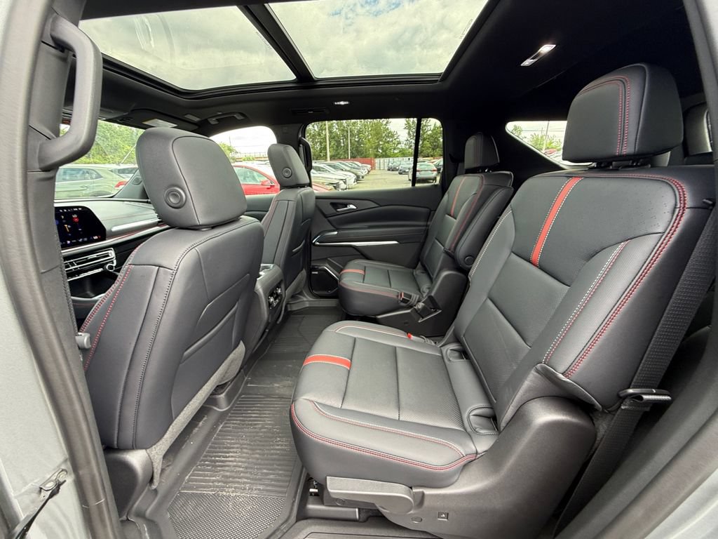 New 2026 Chevrolet Traverse RS w/ LPO, Floor Liner Package AWD/4WD image 25