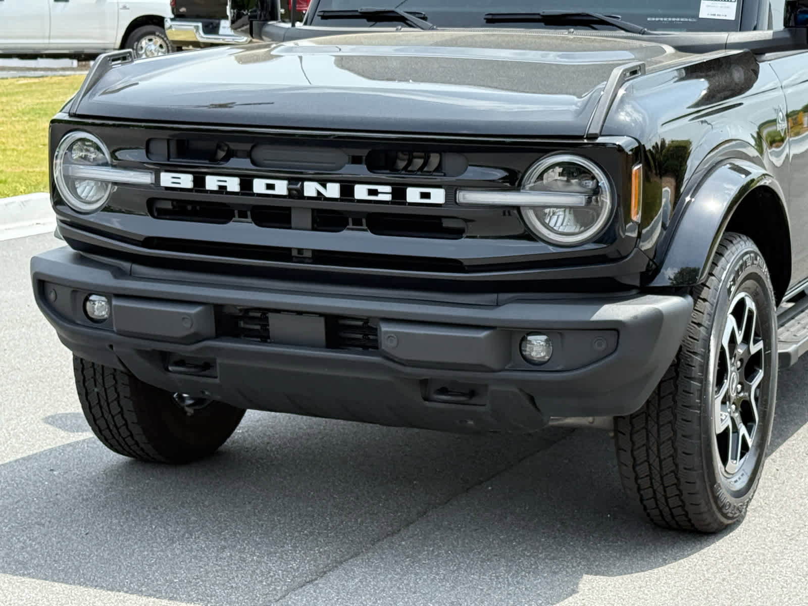 Used 2024 Ford Bronco Outer Banks image 9