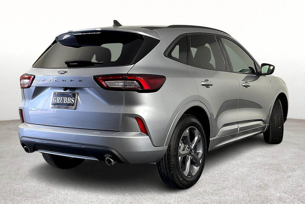 Used 2023 Ford Escape ST-Line image 2