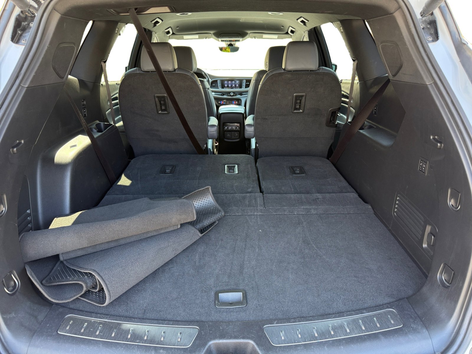 Used 2024 Buick Enclave Premium image 17