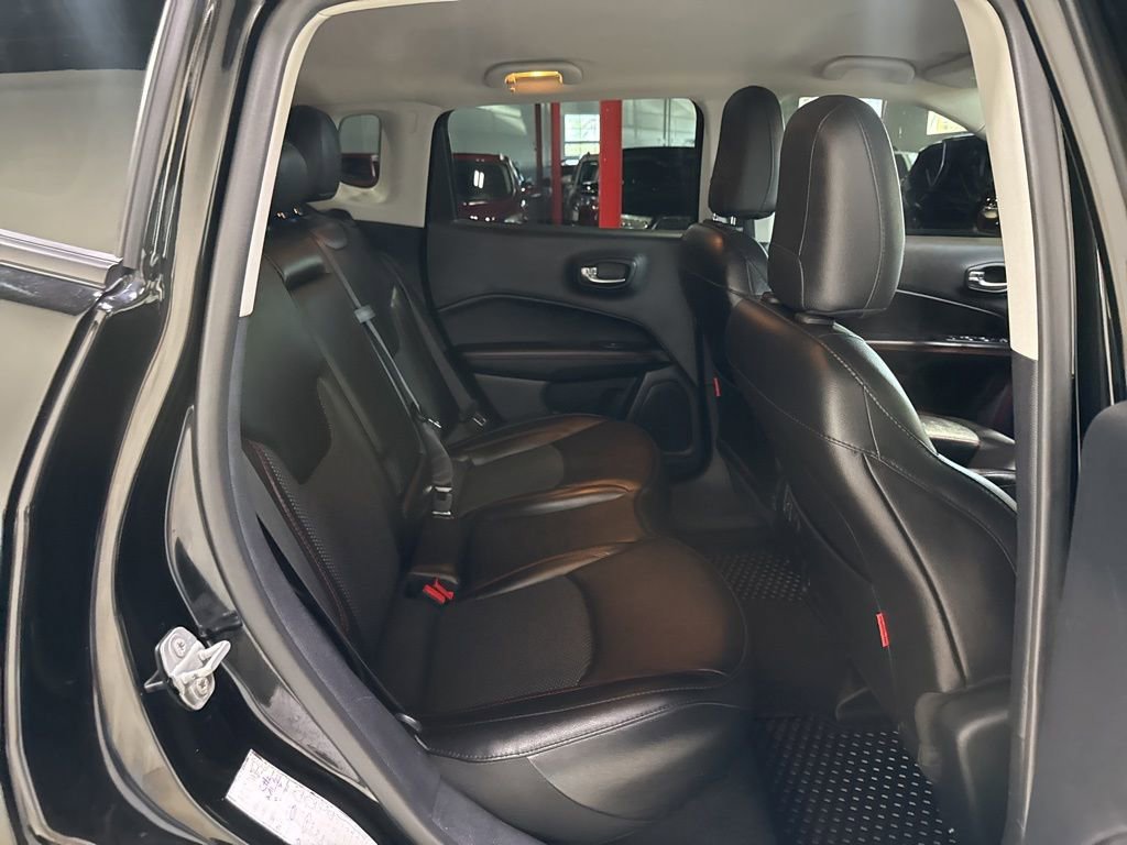Used 2020 Jeep Compass Trailhawk AWD/4WD image 34