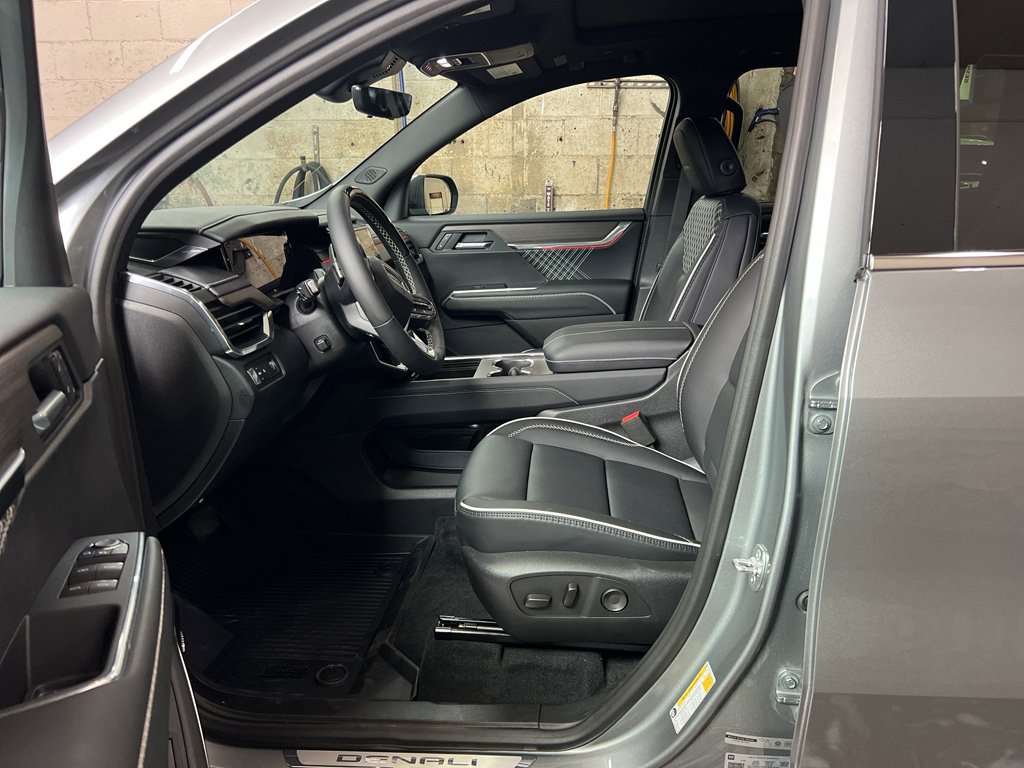 New 2026 GMC Acadia Denali w/ Super Cruise Package image 12