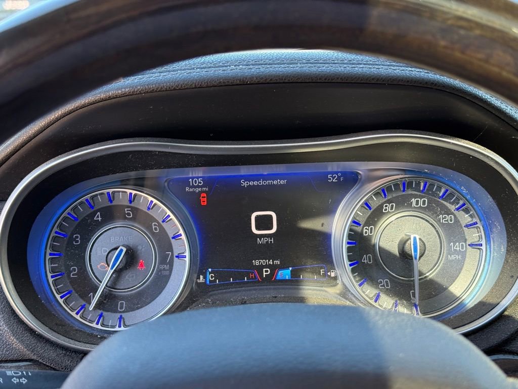 Used 2016 Chrysler 300 C image 17