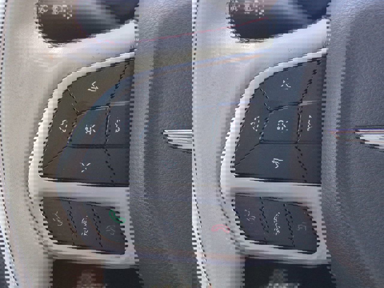 Used 2017 Chrysler Pacifica Limited image 23