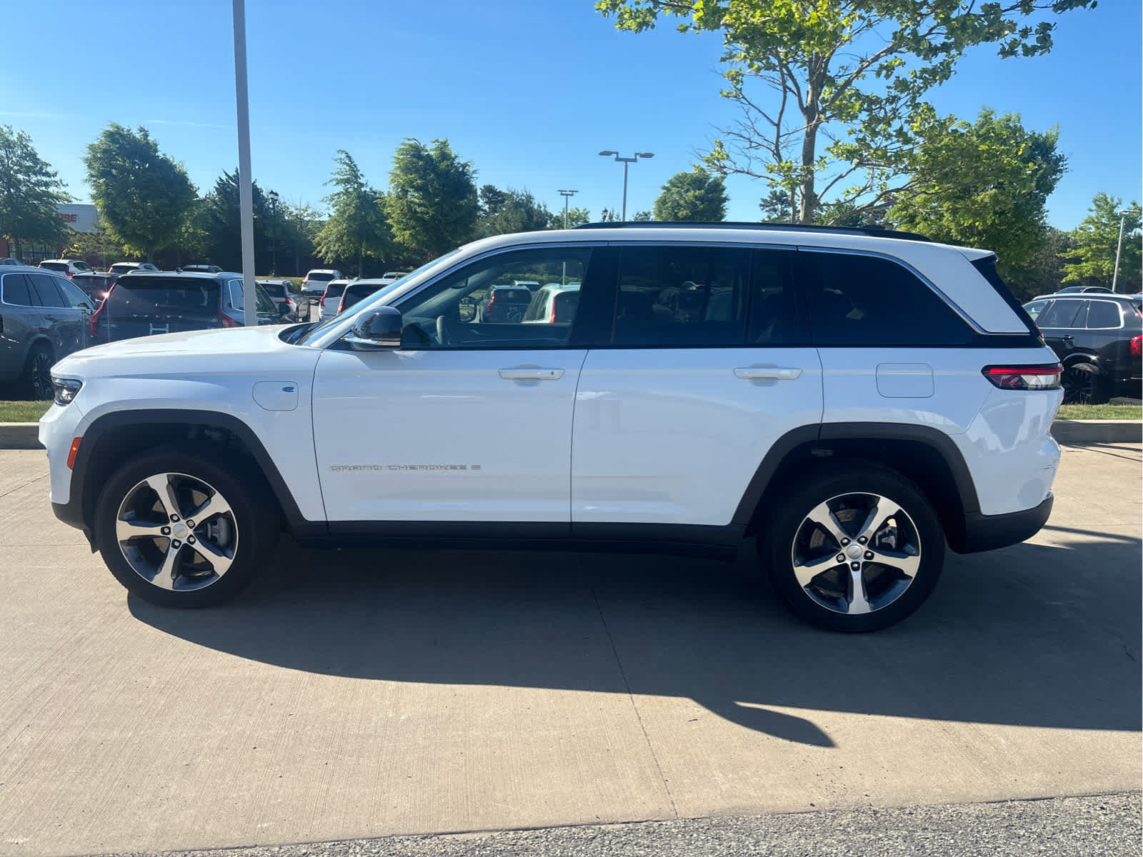 Used 2022 Jeep Grand Cherokee Limited 4xe AWD/4WD image 27