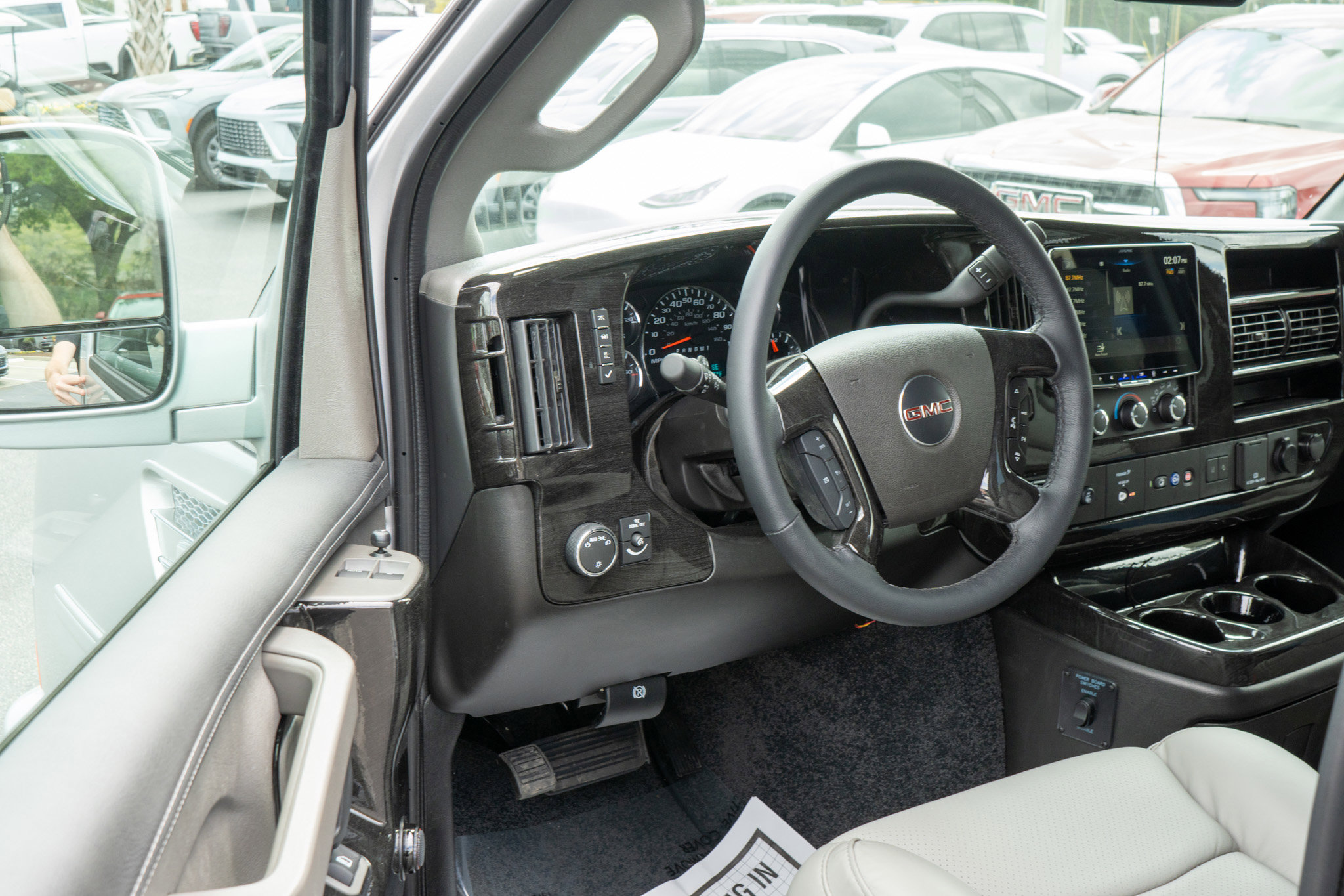 New 2026 GMC Savana 2500 w/ Driver Convenience Package image 10
