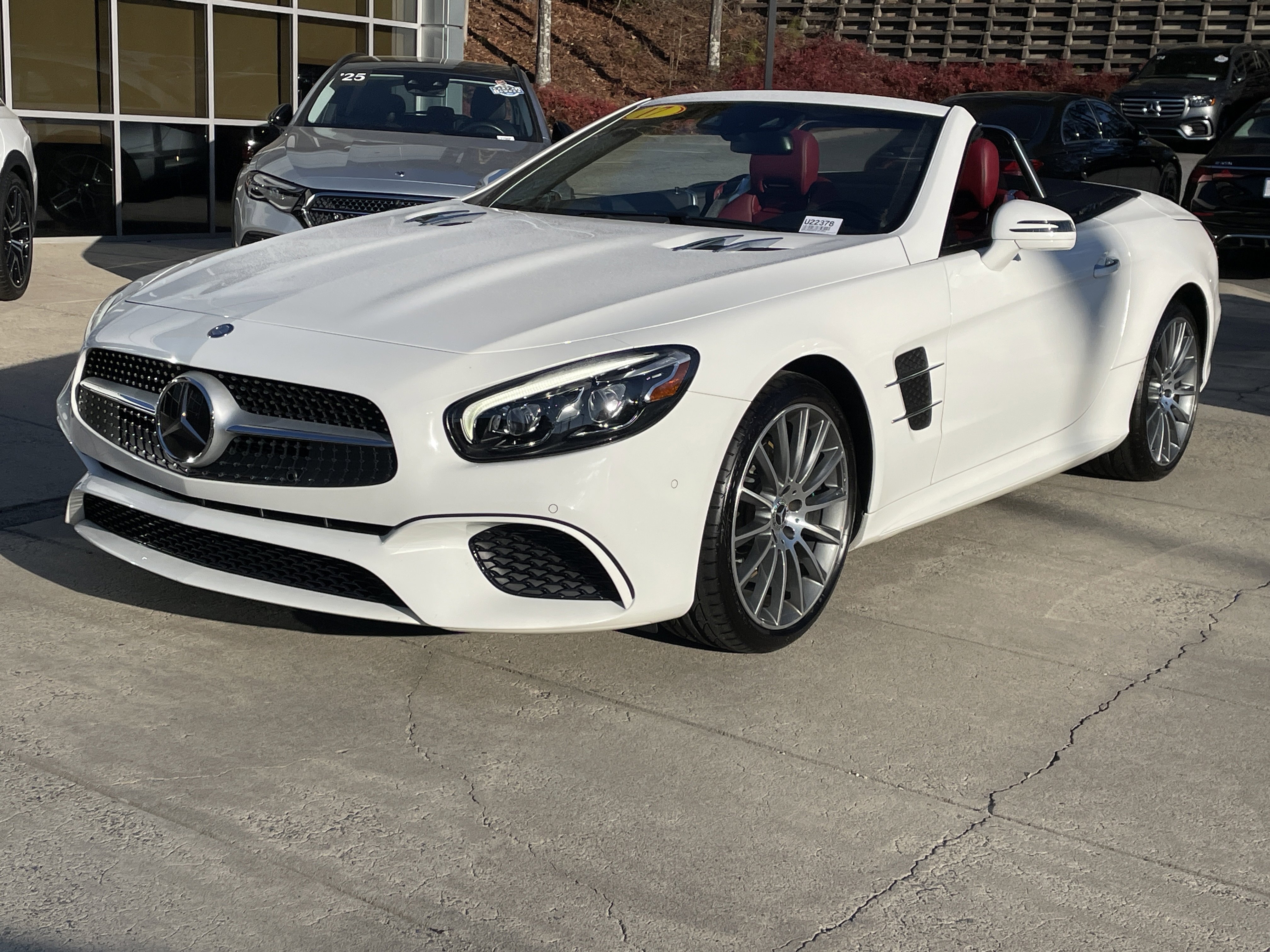 Used 2017 Mercedes-Benz SL 450 image 2