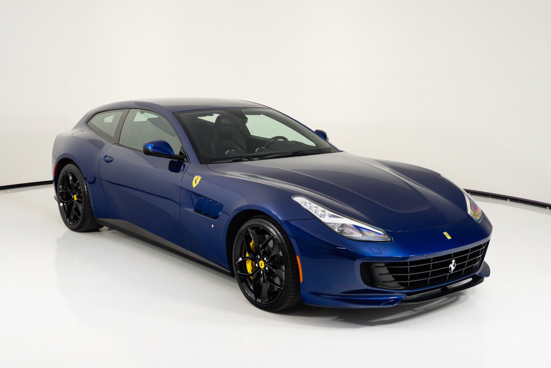 Used 2019 Ferrari GTC4Lusso T RWD image 55
