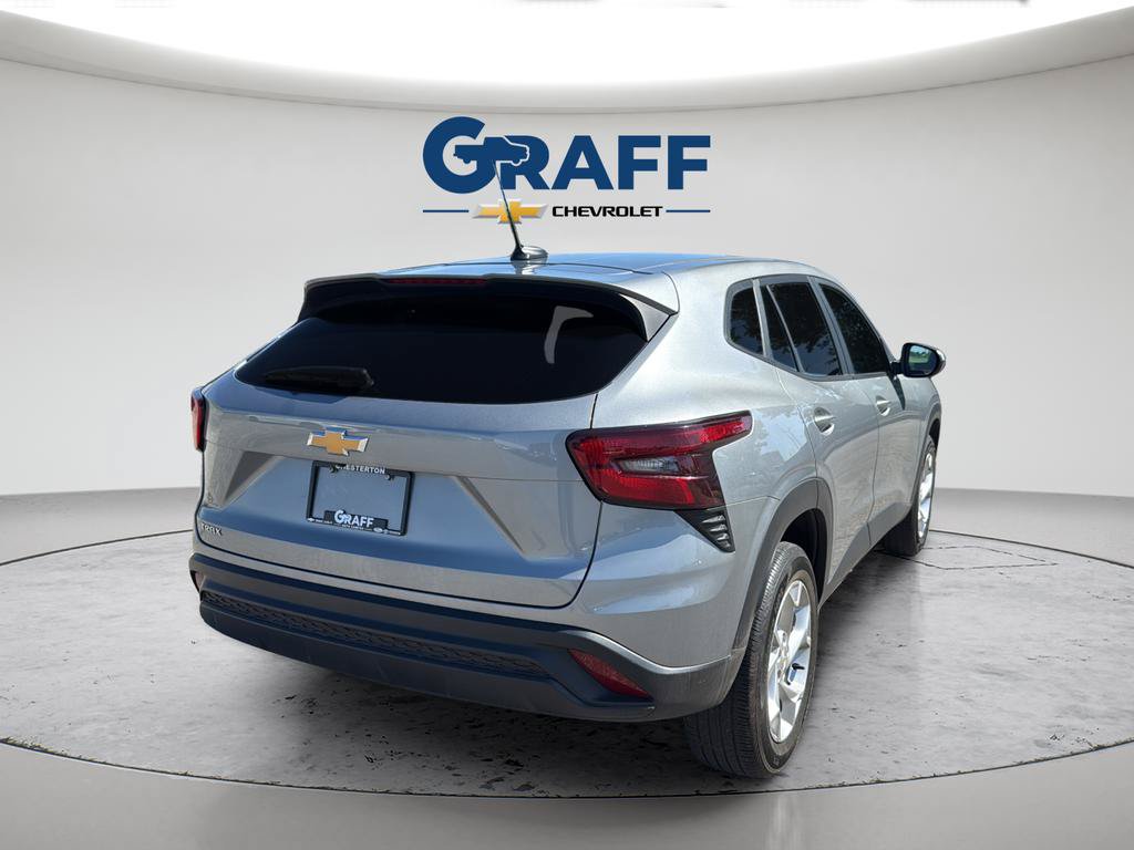 Used 2024 Chevrolet Trax LS w/ LS Convenience Package FWD image 7