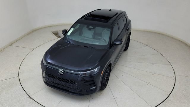 Used 2025 Volkswagen Tiguan SE R-Line image 75