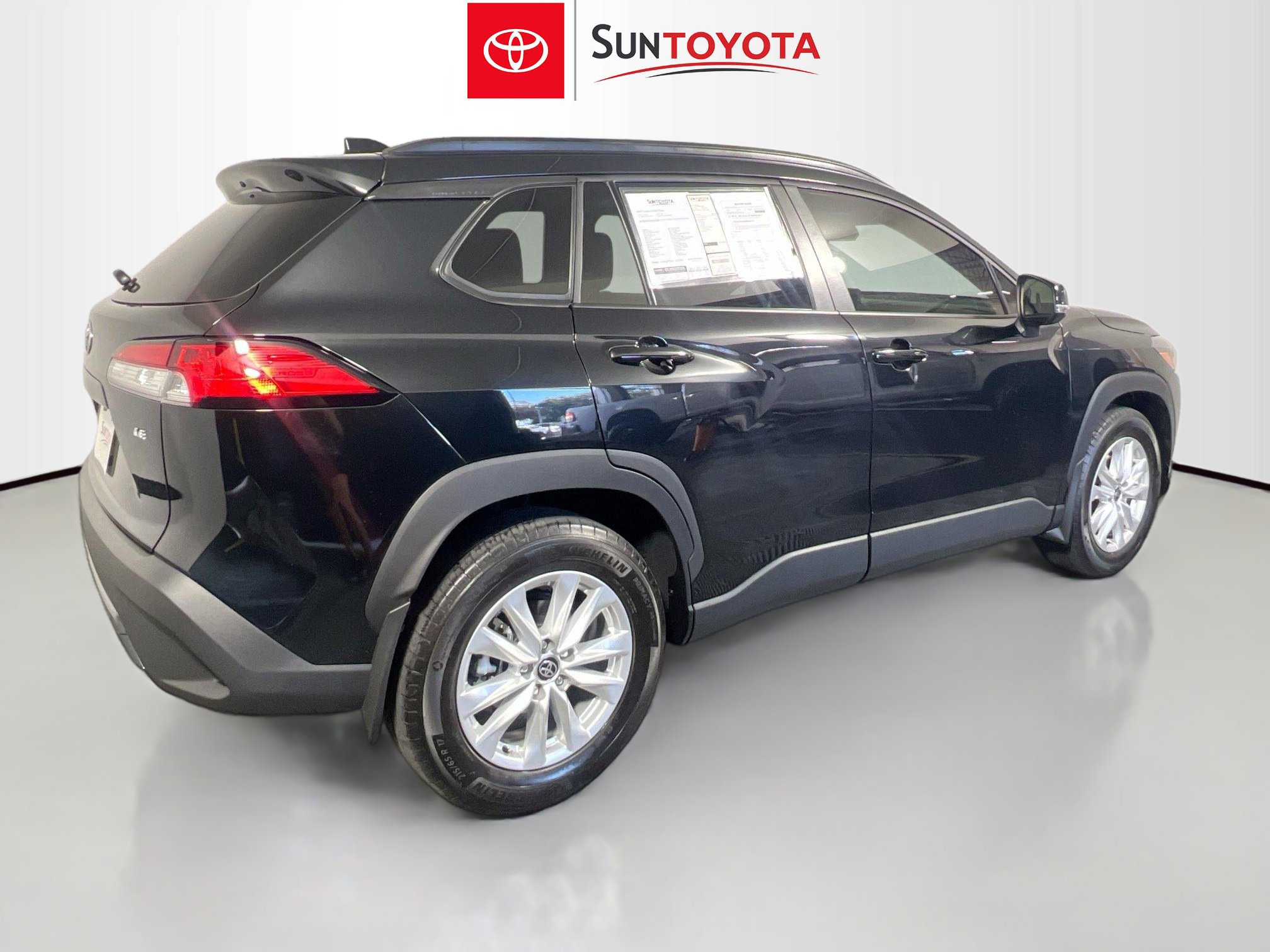 Used 2025 Toyota Corolla Cross LE image 4