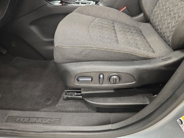 Used 2024 Chevrolet Equinox LT FWD image 35