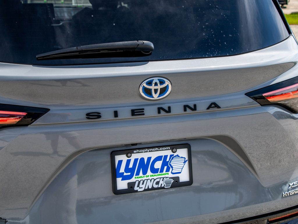 Used 2024 Toyota Sienna XSE w/ XSE Plus Package AWD/4WD image 14