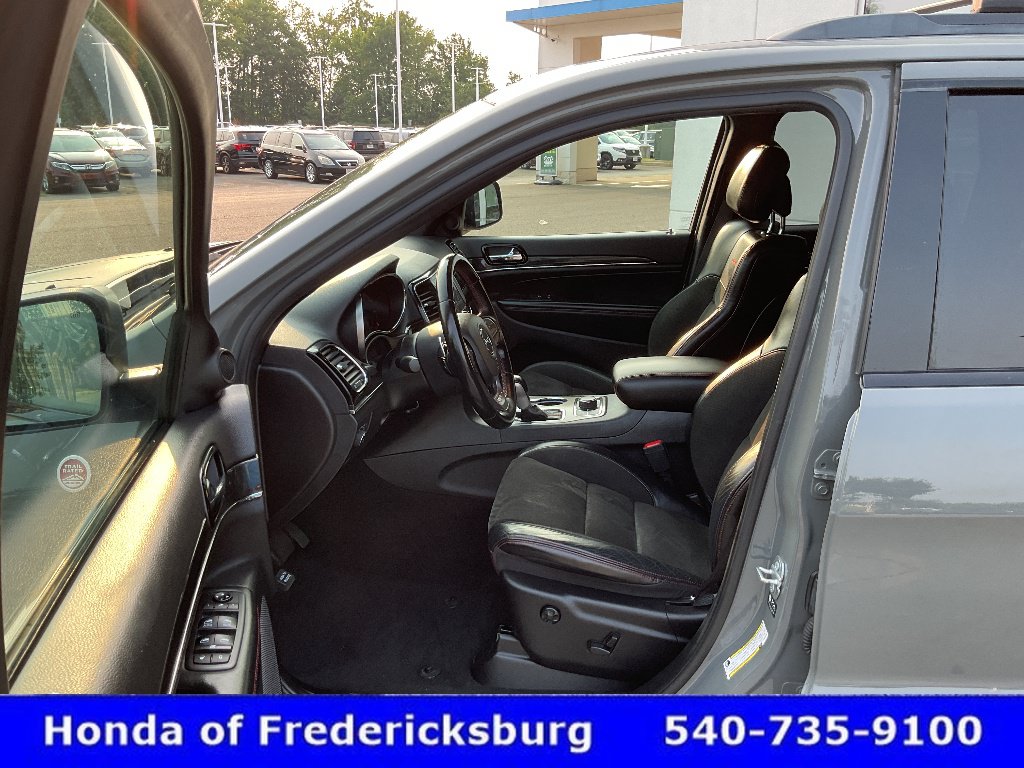 Used 2021 Jeep Grand Cherokee Trailhawk w/ Premium Lighting Group AWD/4WD image 29