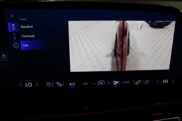 Used 2024 Chevrolet Traverse RS image 56