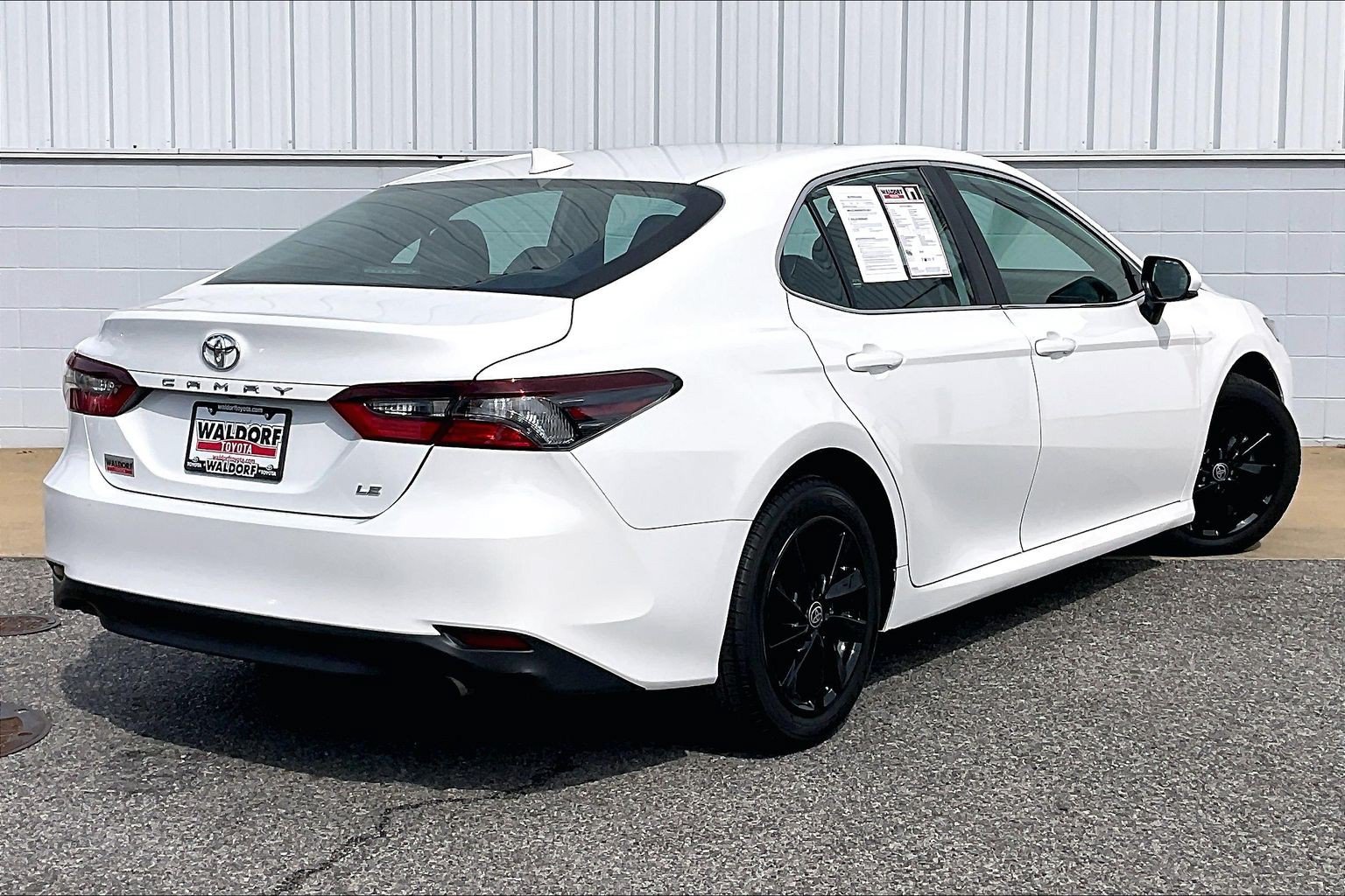 Used 2024 Toyota Camry LE FWD image 17
