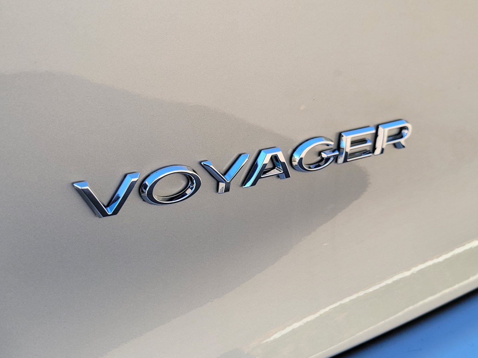 Used 2024 Chrysler Voyager LX FWD image 32