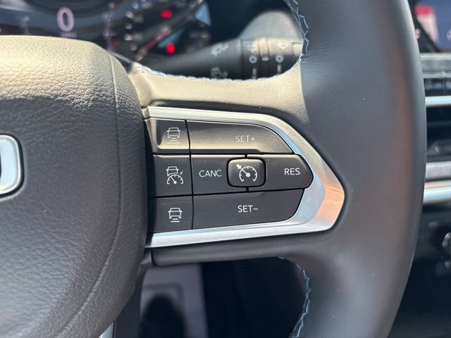 Used 2022 Jeep Compass Latitude w/ Sun and Sound Group AWD/4WD image 12