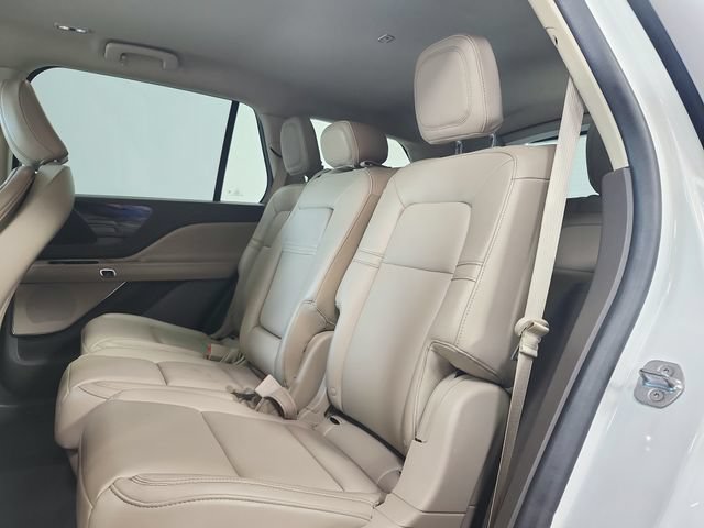 Used 2023 Lincoln Aviator AWD image 11