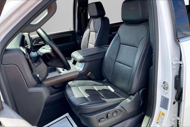 Certified 2024 Chevrolet Silverado 2500 High Country w/ High Country Premium Package AWD/4WD image 25