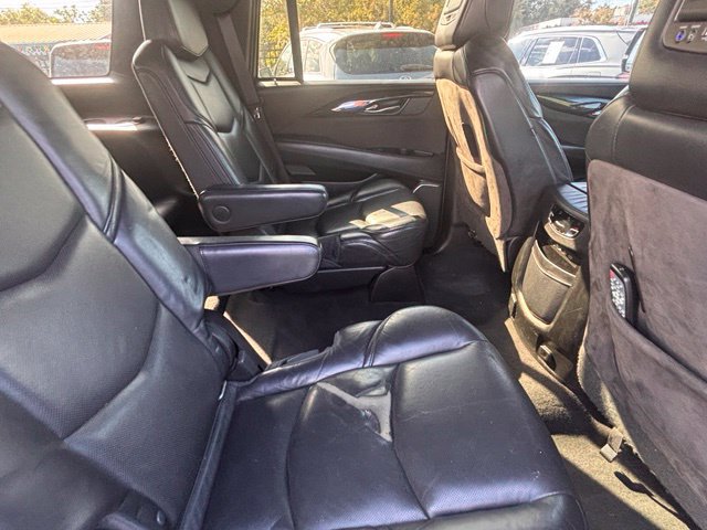 Used 2018 Cadillac Escalade Platinum RWD image 20