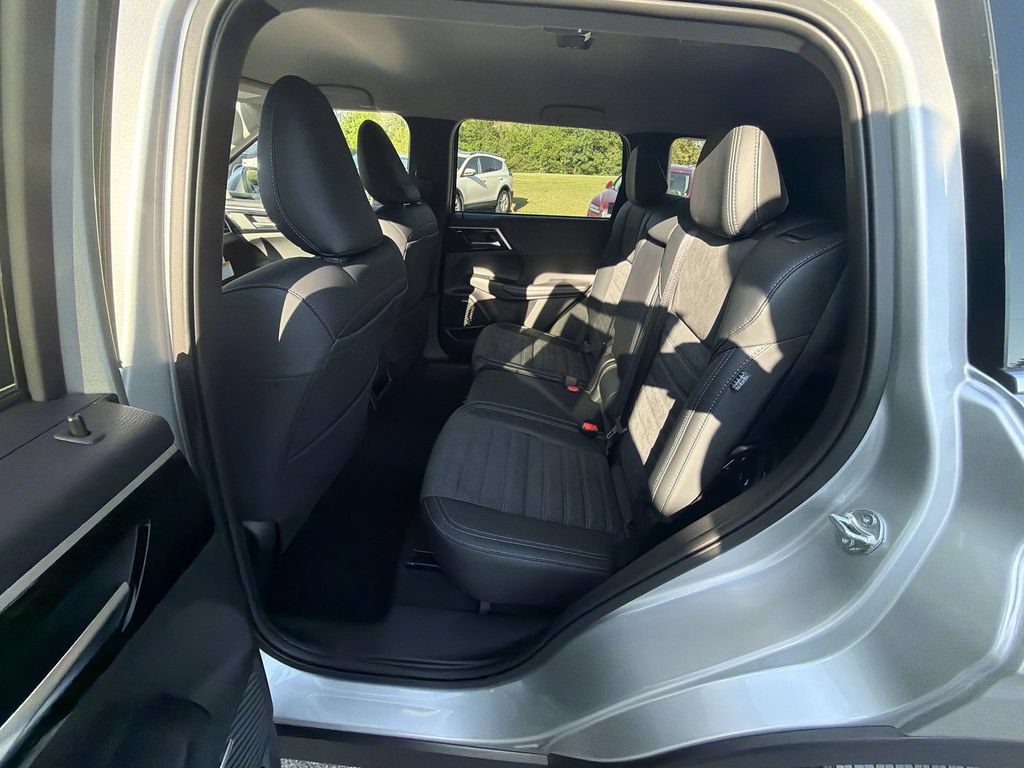 New 2026 Mitsubishi Outlander SE AWD/4WD image 22