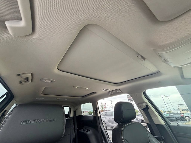 Used 2023 GMC Acadia Denali w/ Denali Technology Package AWD/4WD image 29