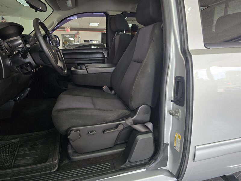 Used 2013 Chevrolet Silverado 1500 LT RWD image 19