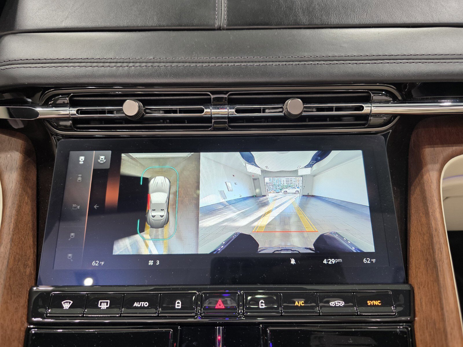 Used 2024 Aston Martin DB12 Volante image 13