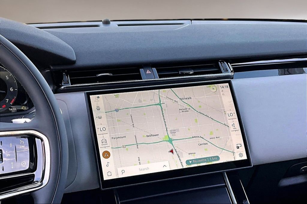 New 2026 Land Rover Range Rover Velar Dynamic SE image 6