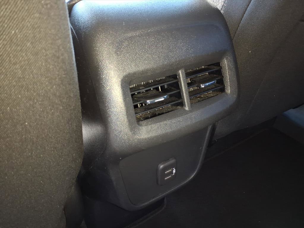 Used 2023 Chevrolet Equinox LT image 34